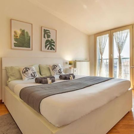 Unique & Strategic Flat, 50M From M4 Station Apartment Милано Екстериор снимка