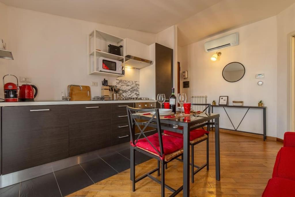 Unique & Strategic Flat, 50M From M4 Station Apartment Милано Екстериор снимка