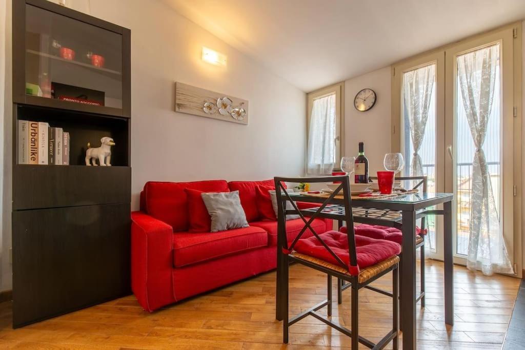 Unique & Strategic Flat, 50M From M4 Station Apartment Милано Екстериор снимка